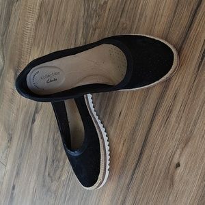 Like new Clark's suede espadrille flats
